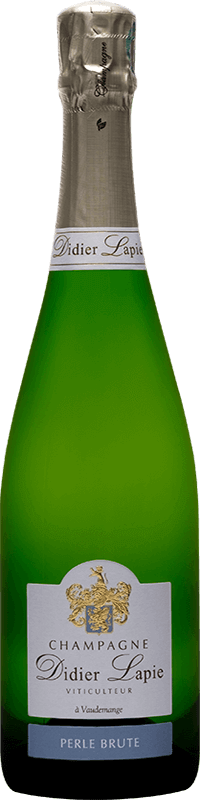 Bouteille de Champagne, étiquette blanche, texte : Champagne Didier Lapie, Viticulteur à Vaudemange. Étiquette bleue, texte : Perle brute