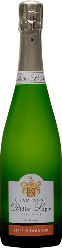 Bouteille de Champagne, étiquette blanche, texte : Champagne Didier Lapie, Viticulteur à Vaudemange. Étiquette rouge, texte : Perle de douceur